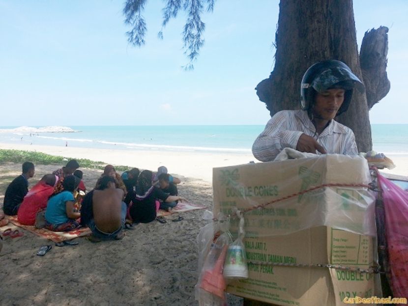 berkelah di pantai bachok