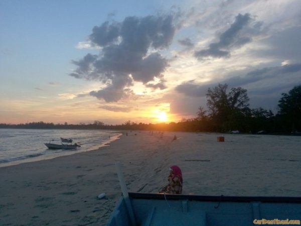 rekreasi pantai chendor kemaman