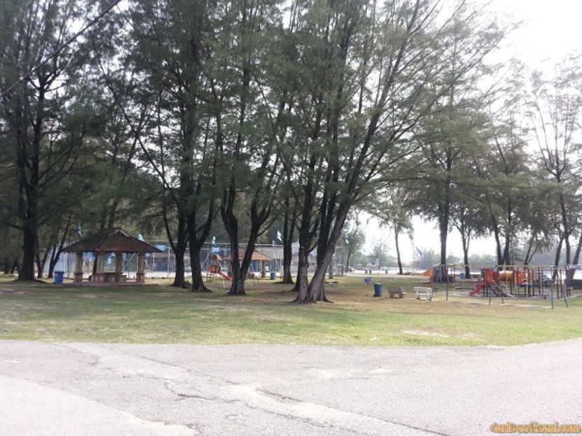 Pantai Rekreasi Teluk Kalong Kemaman Terengganu