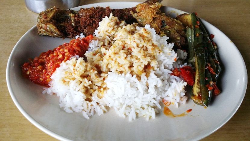 nasi berlauk minang langat