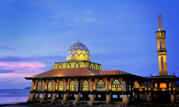 3. Masjid Terapung Al-Hussain