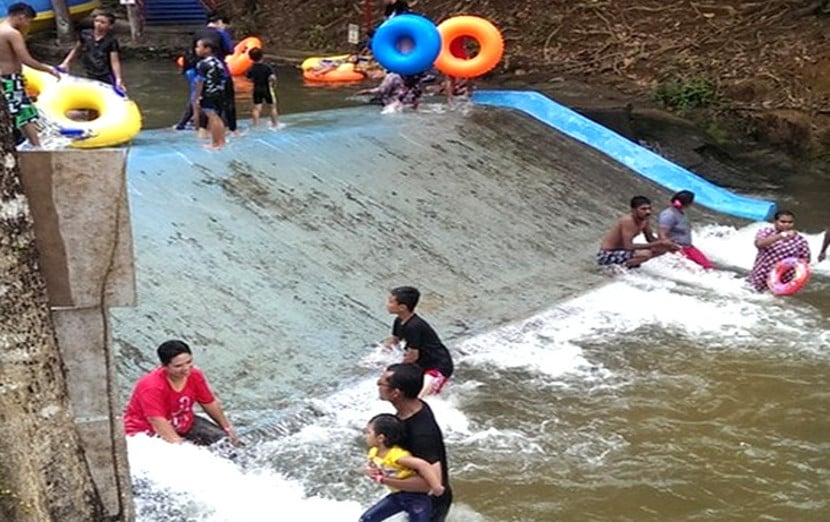 mandi manda air terjun kota tinggi