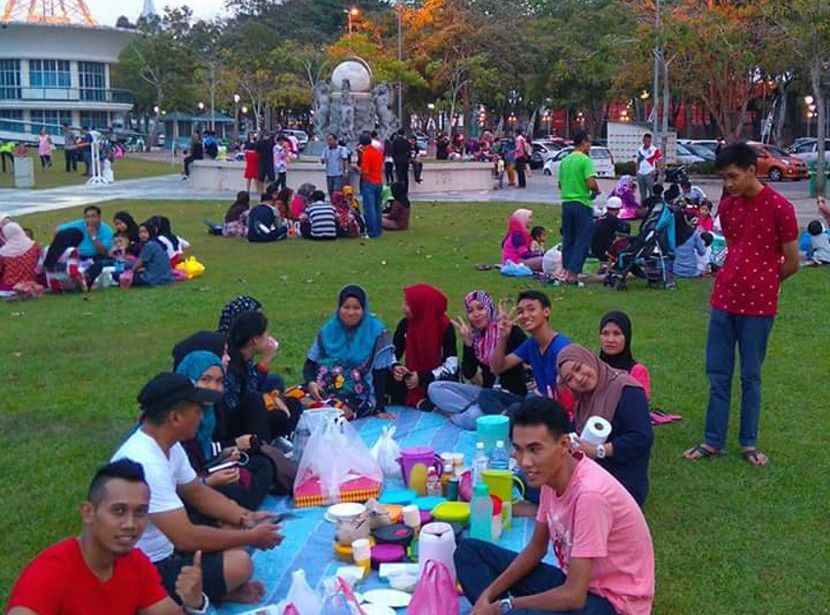 Dataran Sibu Sarawak buka puasa ramai ramai