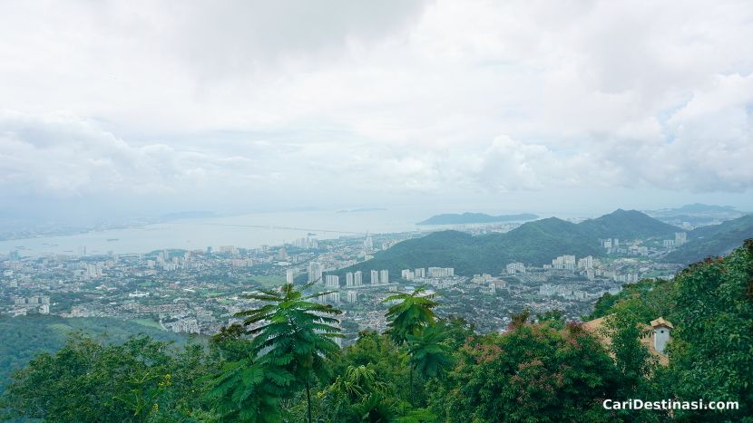 apa menarik di bukit bendera