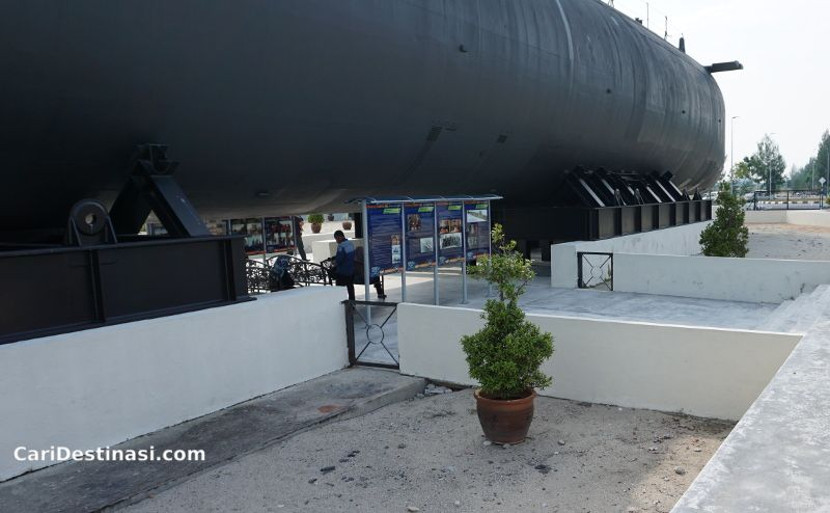 apa menarik di submarine museum melaka