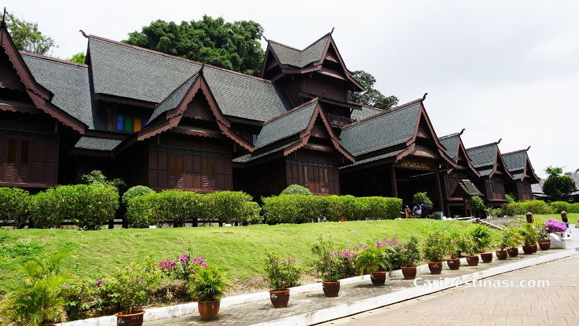 istana kesultanan melayu melaka