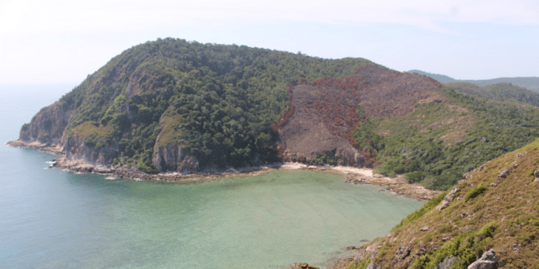 Jelajah pulau-ke-pulau