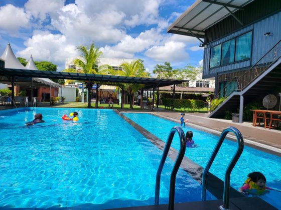 Kluang Container Hotel Swimming Pool