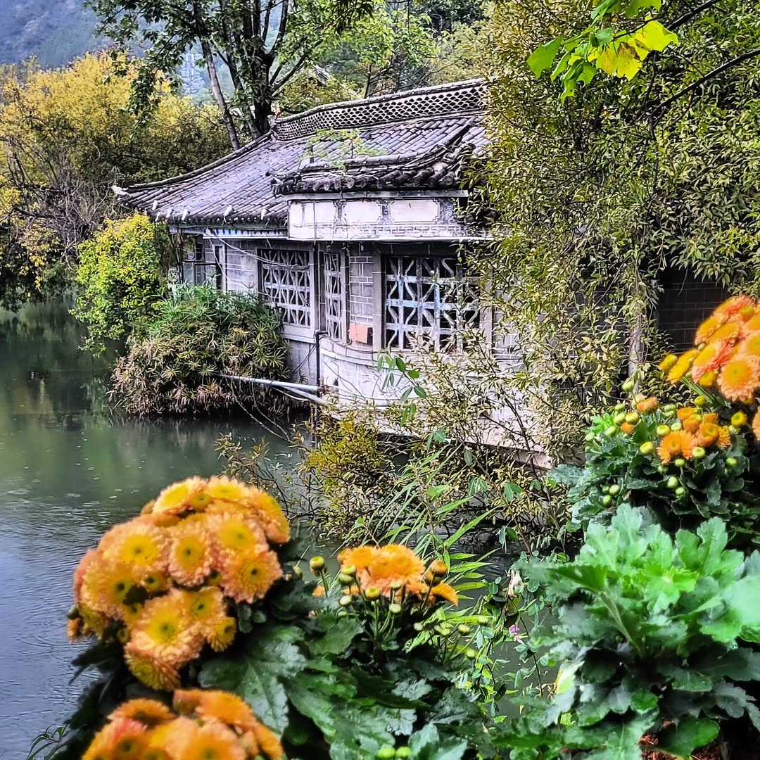 Kolam Naga Hitam (Black Dragon Pool)