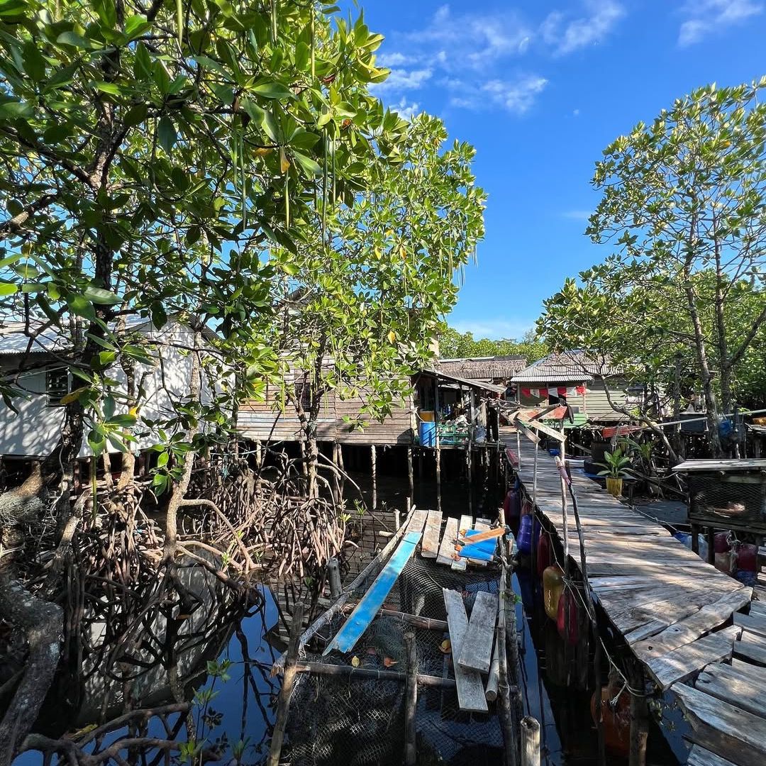 Rumah Tintin Kepala Suku Laut Panglong Berakit