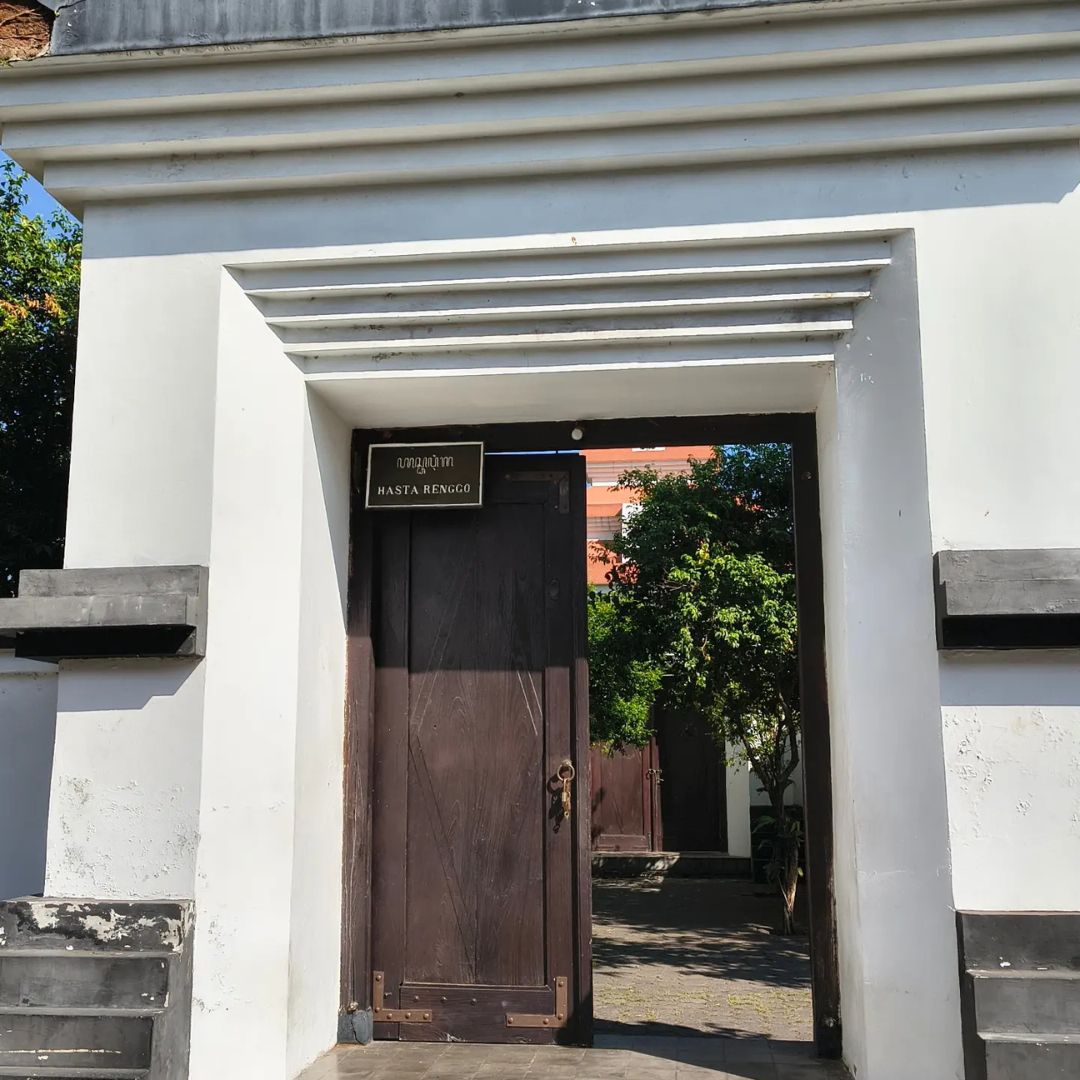 Batam atau Jogjakarta
